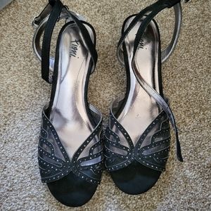 Fioni black kitten heels NWT size 8.5